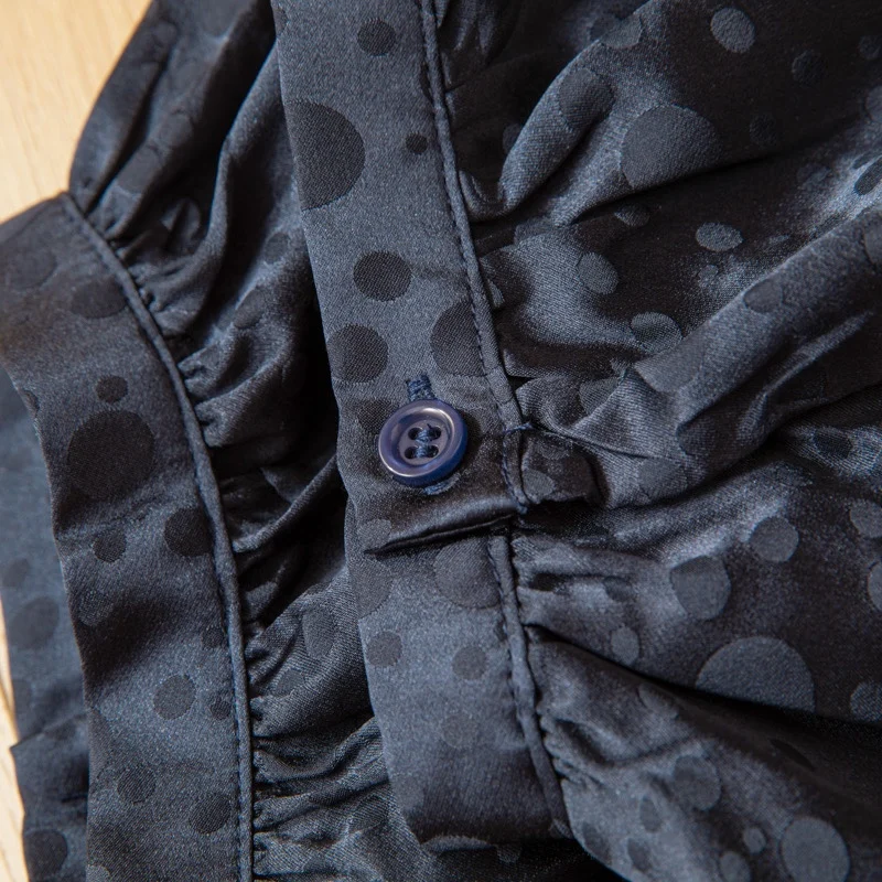 100%ผ้าไหมหม่อนผ้าไหมแจ็คการ์ดผู้หญิงเสื้อหลวมสีกรมท่าจุดรอบคอ 3/4 แขนเสื้อฤดูร้อน QQ046