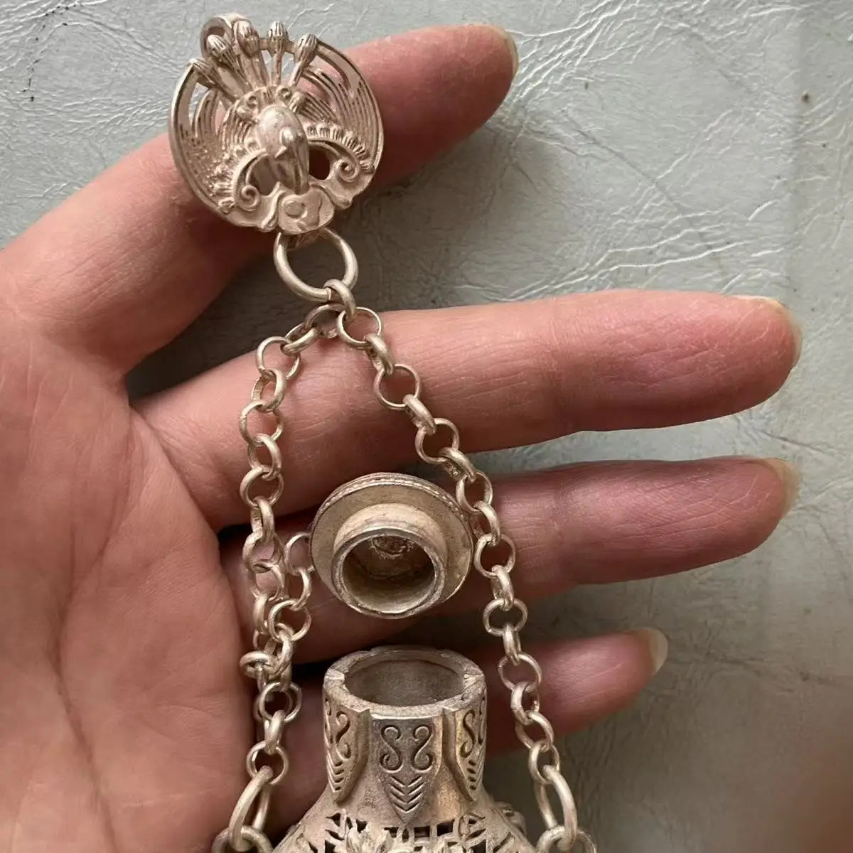 Old Rare Hollowed Metal Sachet Ornaments for Home Office Car Lucky Feng Shui Decorations Gifts Fragrance Holder Collectible