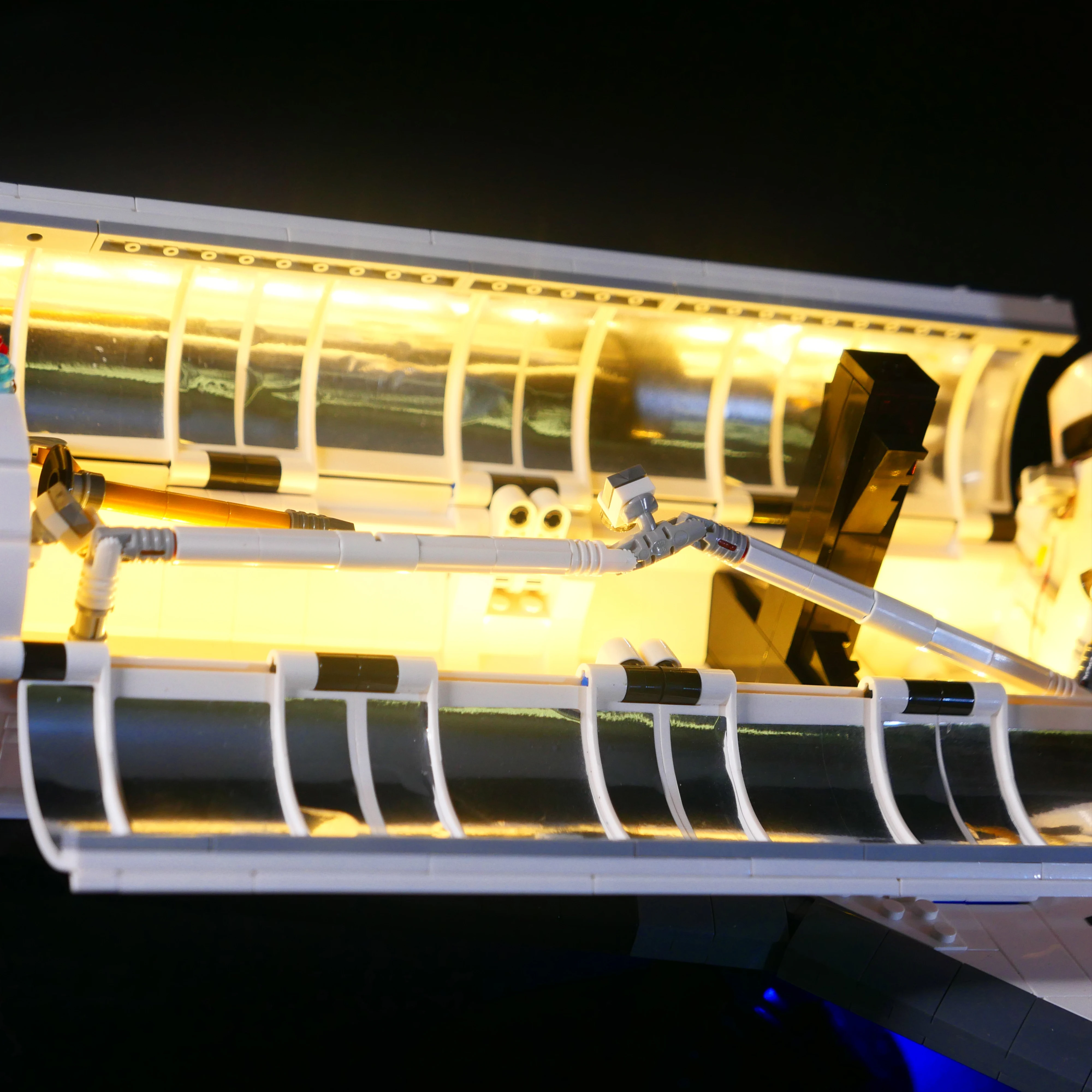 مجموعة إضاءة LED متوافقة مع مكعبات بناء مكوك الفضاء المدارية 10283 مجموعة إضاءة زخرفية (أضواء فقط)