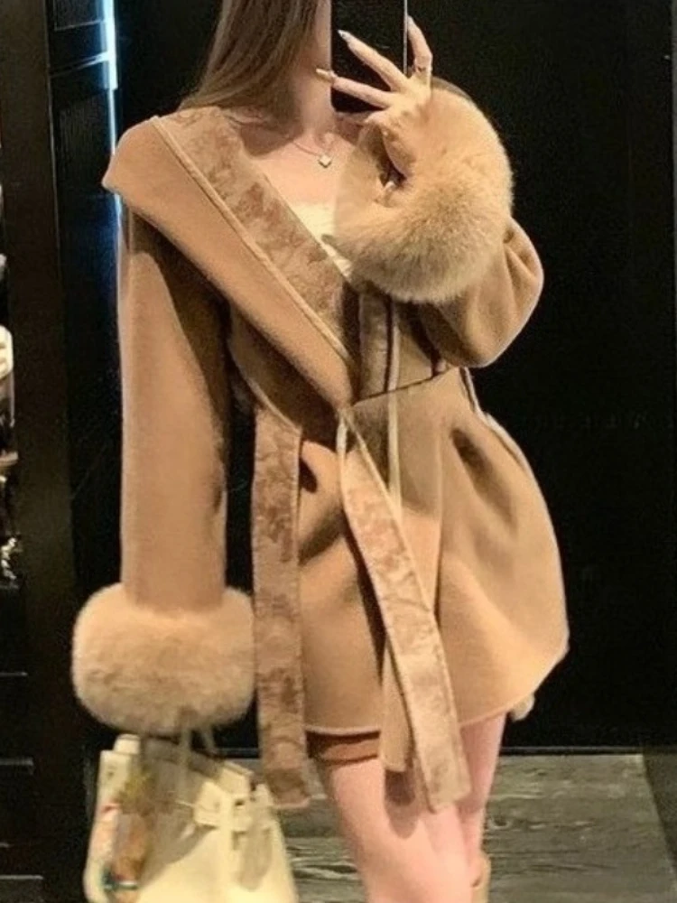 

Winter Retro Floral Printed Patchwork Wool Coat Women New Fashion Korean Style Loose Hooded Woolen Jacket Party Fur Blends 2025