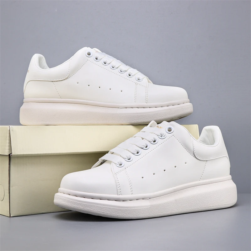 

Male and female 2024 popular sponge cake thick sole inner height increasing shoes, versatile couple board shoes
