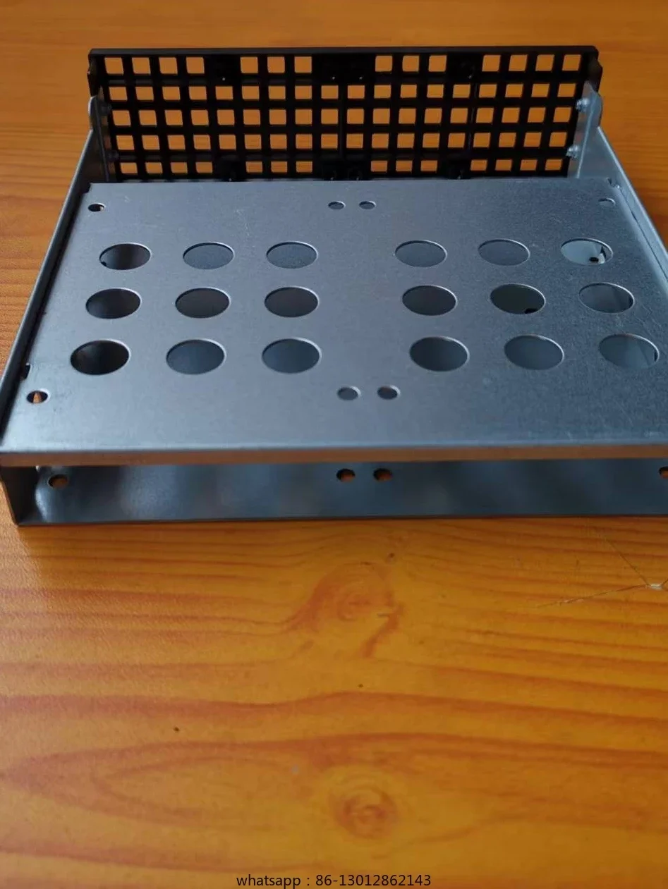 Hard drive box. Case 1 optical drive slot with 4 2.5-inch hard drive bays or 1 3.5-inch standard hard  cage