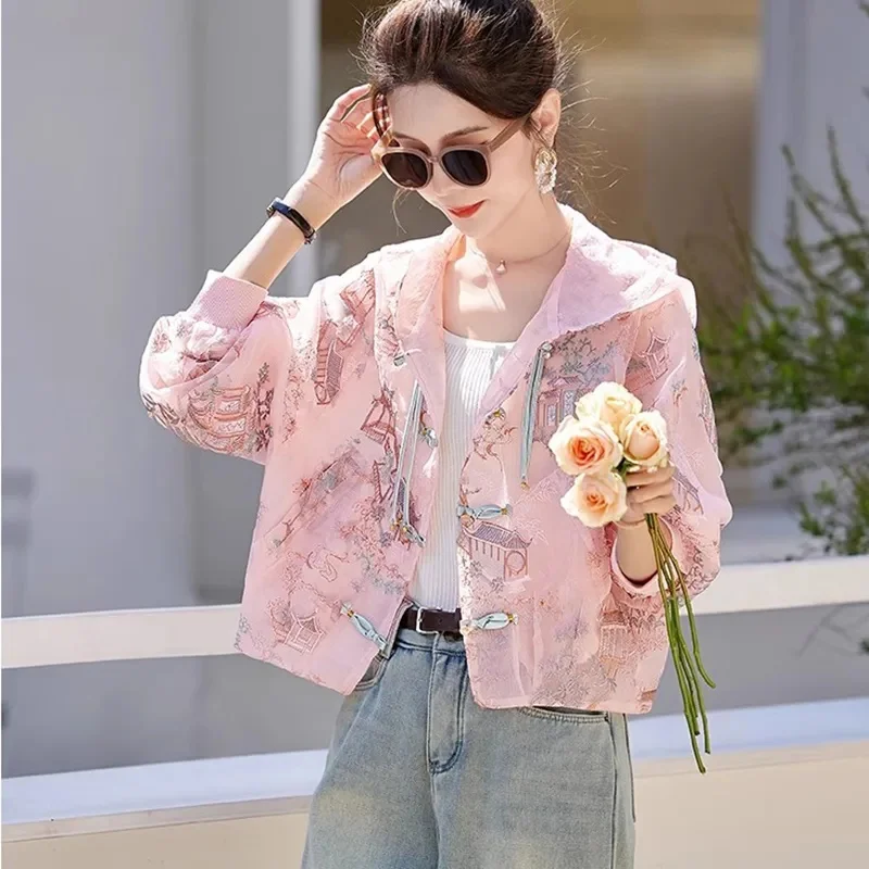 

Summer New Fashion Women's Short Embroidery Hooded Coats Female Temperament National Wind Jacket Frivolous Sunscreen Overcoat