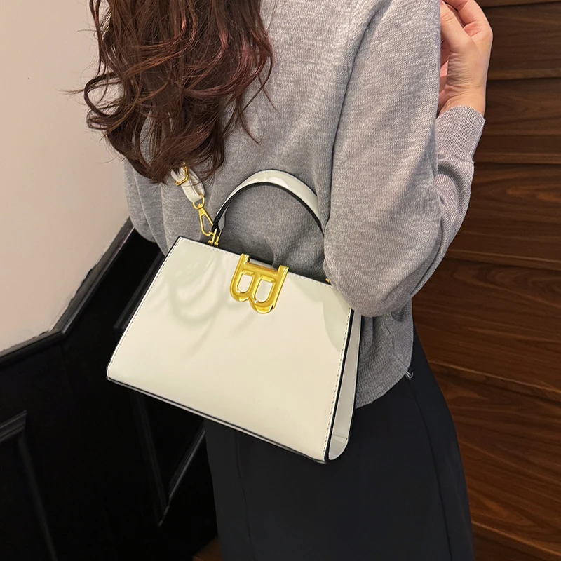 

Zero Waste 3D Knit Crossbody with Seamless Construction and Hidden Tech Pocket for Eco Conscious Professionals Breathing