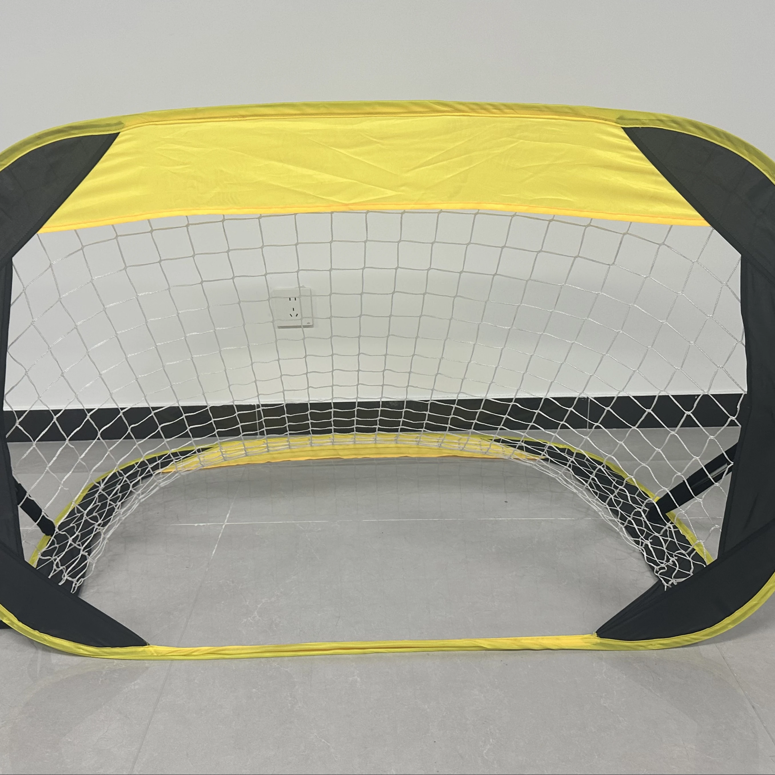 Porta de fútbol emergente de alta calidad para entrenamiento al aire libre/interiores Diseño plegable de portería de fútbol portátil