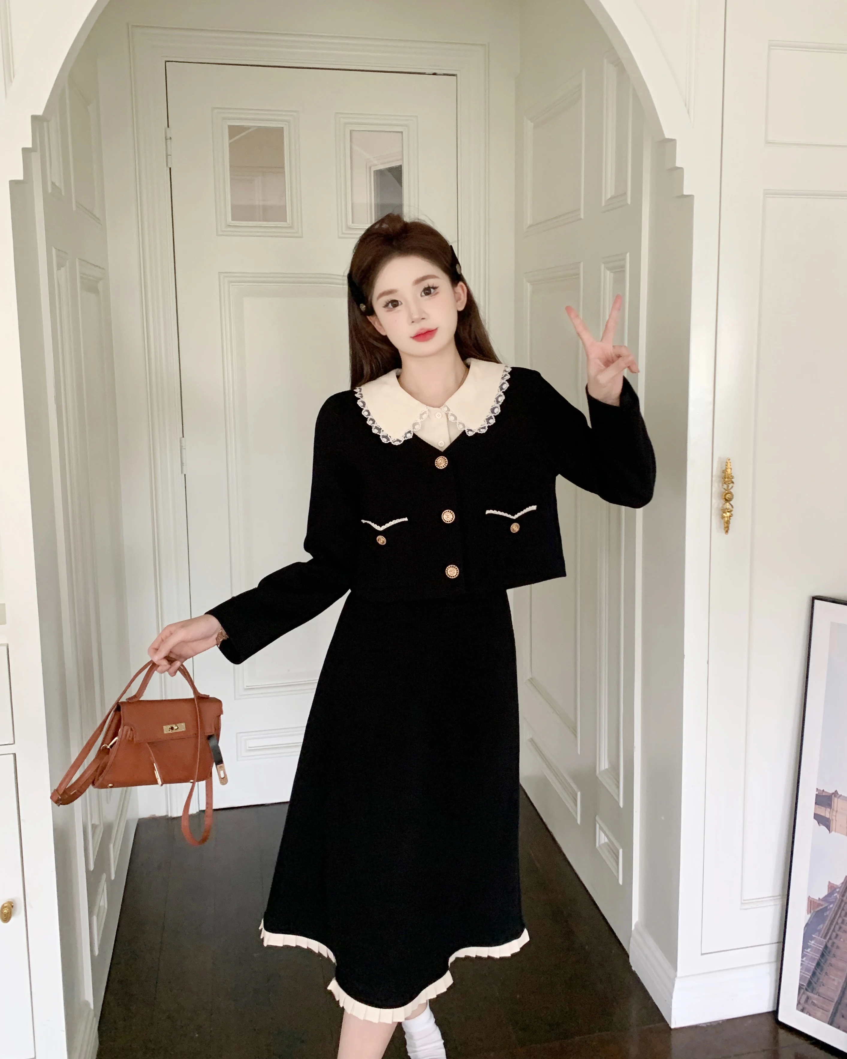 

Real Shot Plus Size 2023 Autumn New Arrival, Tycoon’s Daughter High-End Feel Faux Two-Piece Stitched Chic Fashionable Outfit