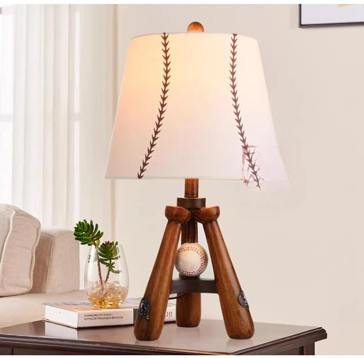 مصباح طاولة بجانب السرير لغرفة المعيشة الأمريكية الإبداعية والدافئة وغرفة الأطفال وغرفة النوم، مصباح طاولة مزخرف لطيف على شكل بيسبول قديم #2