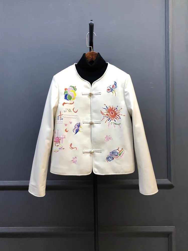 Neue Chinesische Stil Weiblichen Echten Leder Jacke Oansatz Stickerei Tasten Echt Schaffell Frühling Herbst Lose Fit Oberbekleidung Mantel