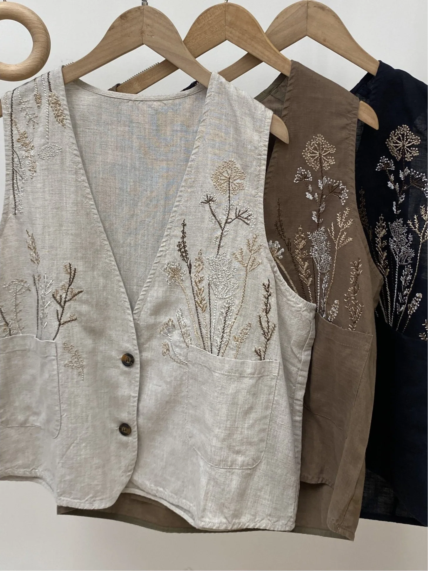 

Ретро-жилет из хлопка и льна с тяжелой вышивкой, больших размеров, женский, весенне-летний, элегантный, без рукавов.