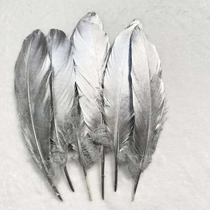 50pcs Goose Feathers Gold Silver Plume Craft Natural DIY Plumas Jewelry Wedding Party Hats Home Decoration Accessories