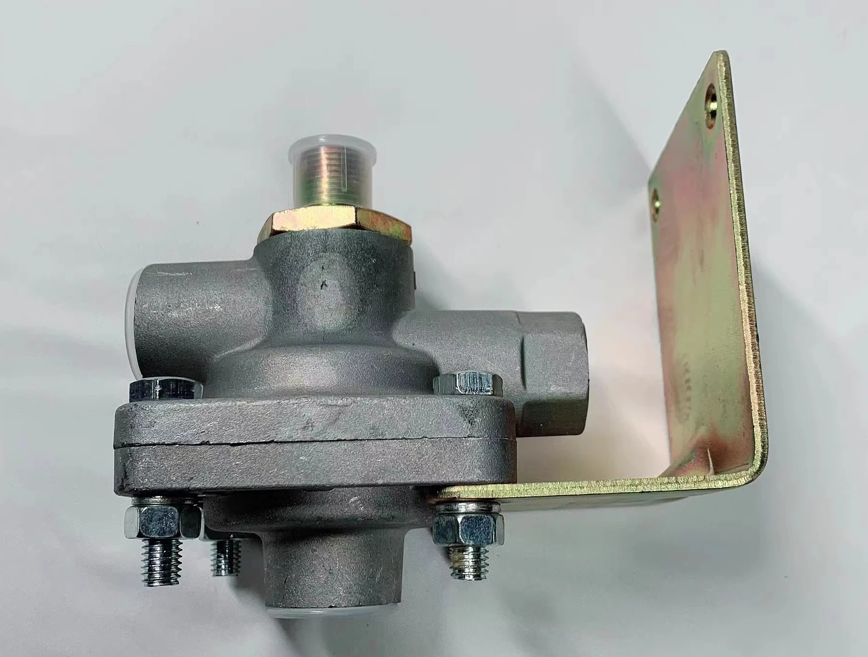 For cranes, air-controlleds globes valve, air valve, power take-off control valve, quick release valve 1612000222