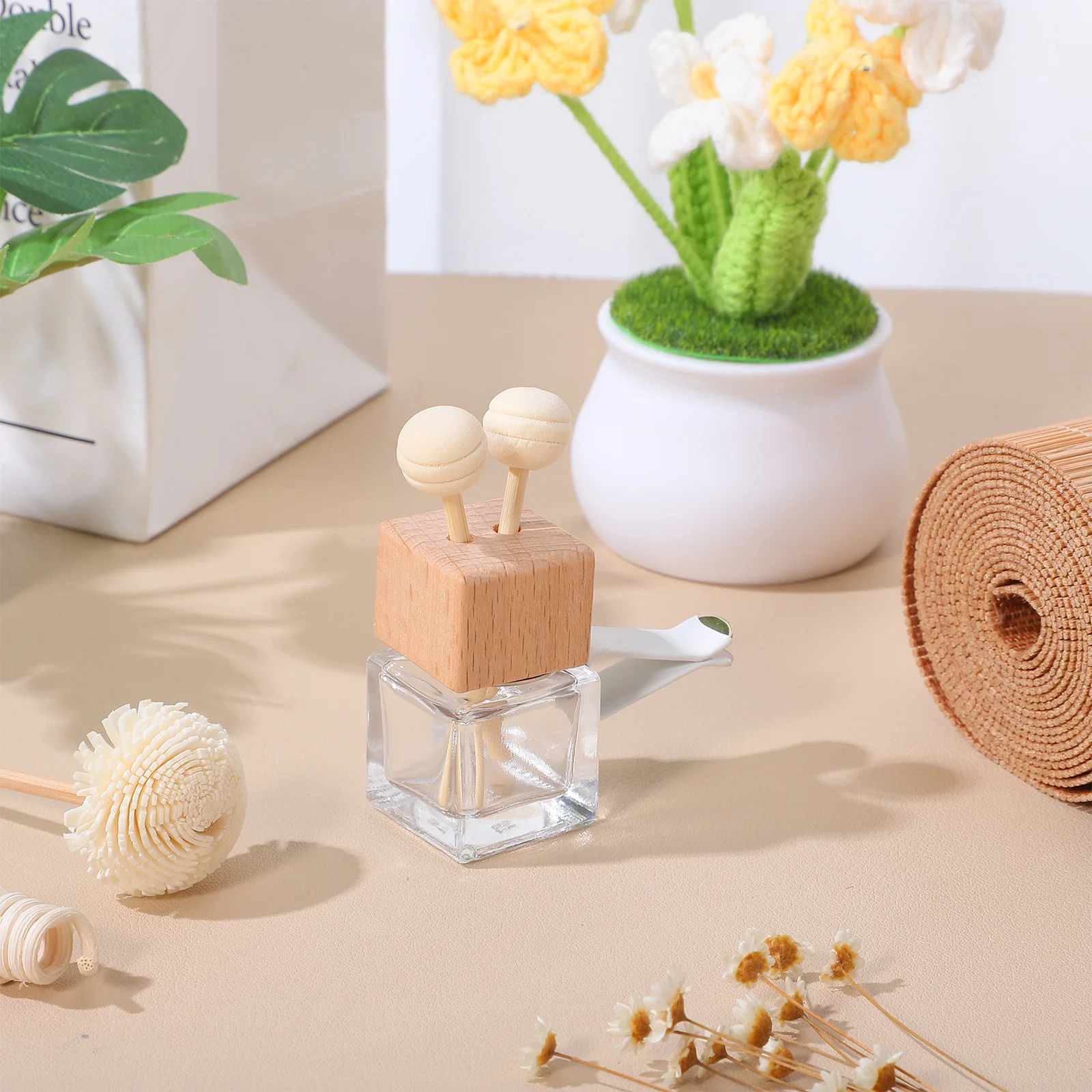 

4pcs Car Aroma Diffuser Bottle Premium Glass Essential Oil Container Clear Leak-Proof For Car Home Bathroom Decor Aromatherapy