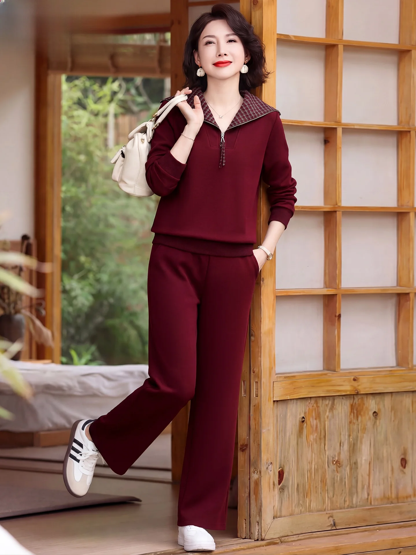 

Elegant Casual Sportswear Set for Middle-Aged Mothers Spring Fashionable Sweatshirt Long Pants Polyester Fiber Loose Fit