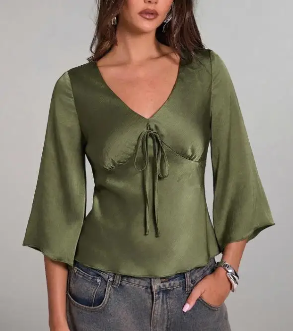 Zijdesatijn damesoverhemd V-hals Elegant en modieus Temperament Slim Fit Vetersluiting Decoratie Trompetmouwen Chiffon overhemd