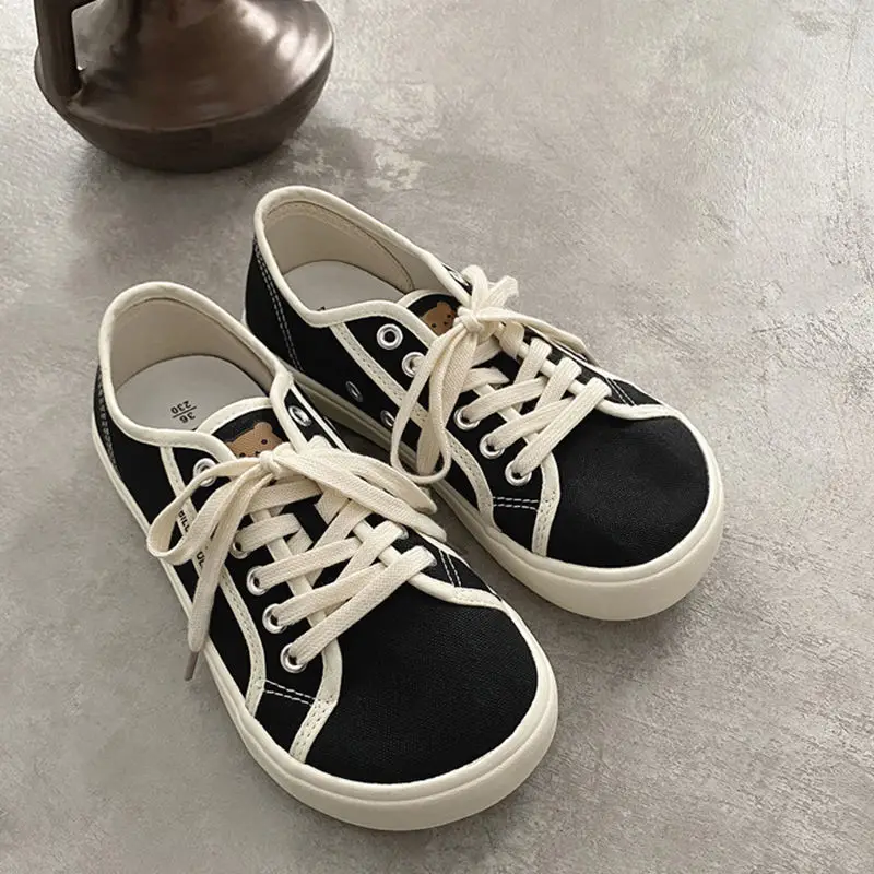 Designer Canvas Shoes Women Low Top Sneakers Wide Toe Lace Up Trainers Shoes Brand Girls Red Blue Sneakers Girls Tenis Plimsolls