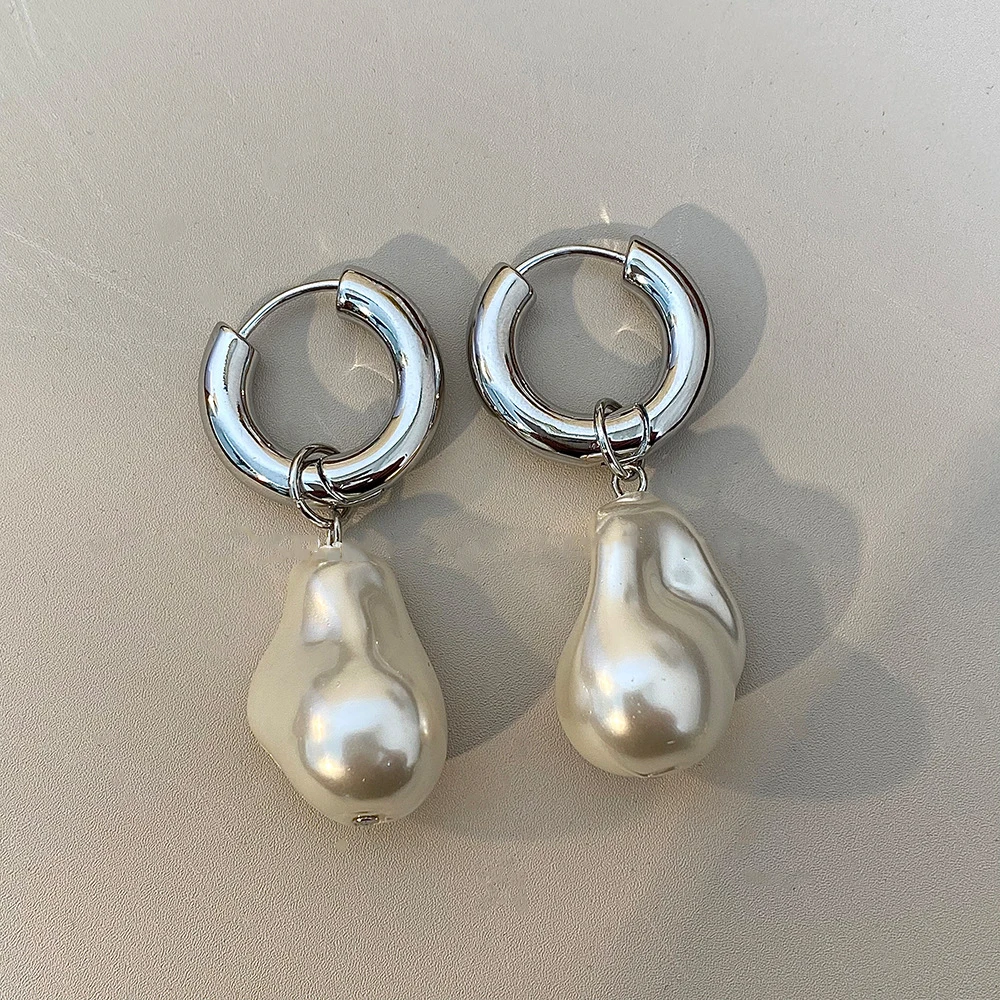Women's Vintage Circle Drop Earrings with Baroque Pearl