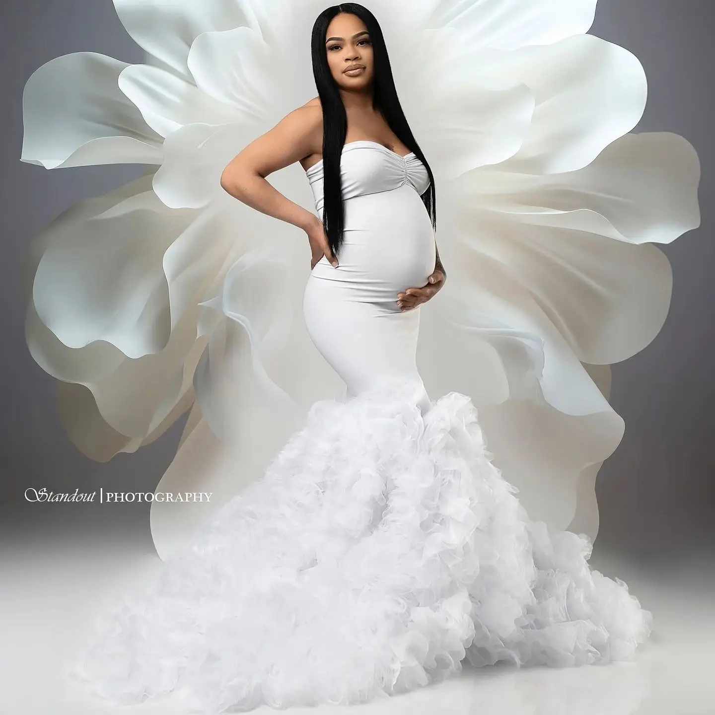 

Vintage White Maternity Gowns for Pregnant Women Puffy Tiered Ruffles Sweep Train Photography Robes Sleeveless Party Dresses