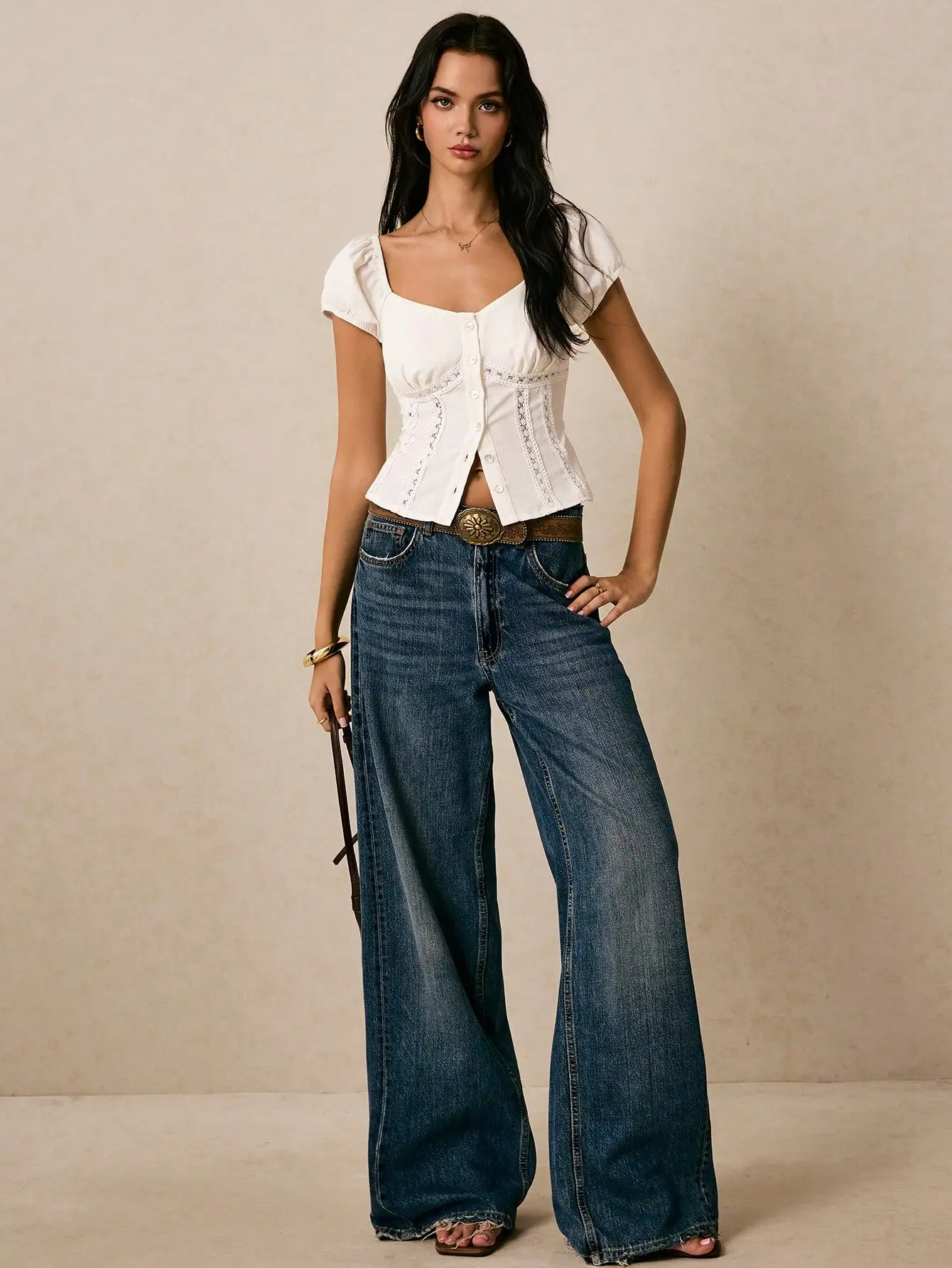 

Женская белая блузка с кружевной отделкой и пышными рукавами, на пуговицах спереди, летний повседневный топ