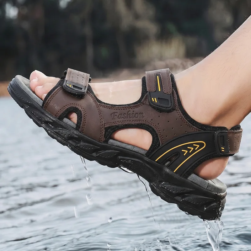 Plus-size men's sandals for summer, non-slip, made of top-layer cowhide, lightweight outdoor beach shoes with open toe