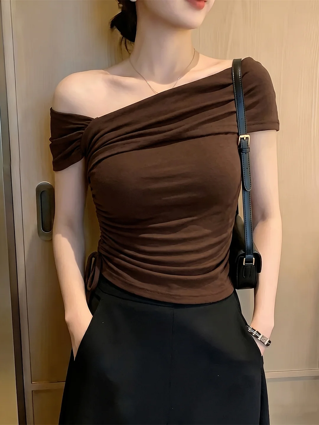 

Slim Fit Korean Style T-Shirt Shoulder Design Short Sleeve Women's Fashionable Summer Top Youthful Appearance Casual Wear