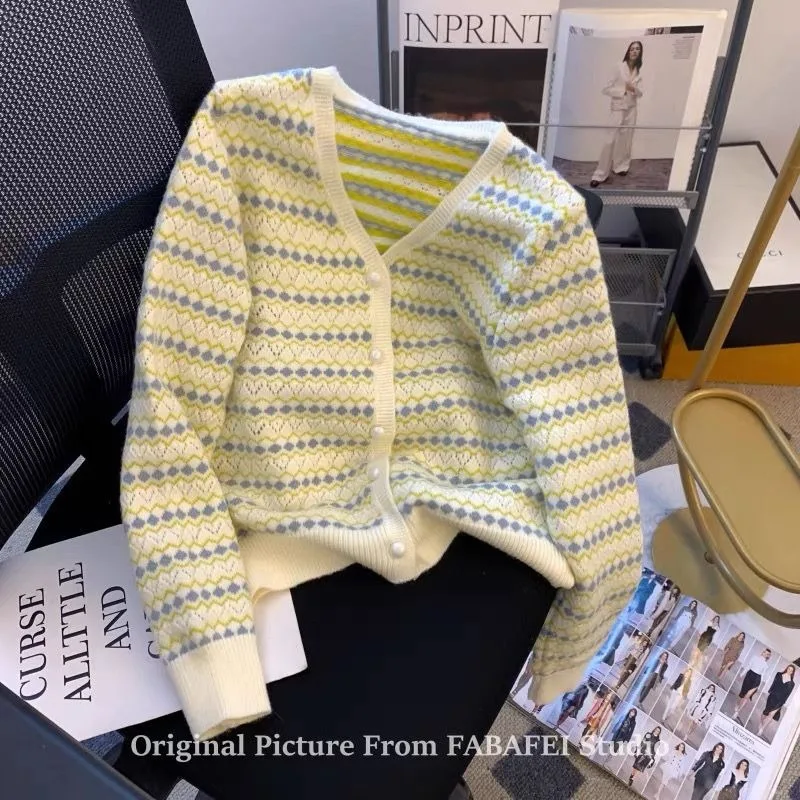 

Button Contrasting V-neck Korean Style Lazy Style Loose Retro Striped Sweater Women's Autumn and Winter Knitted Top