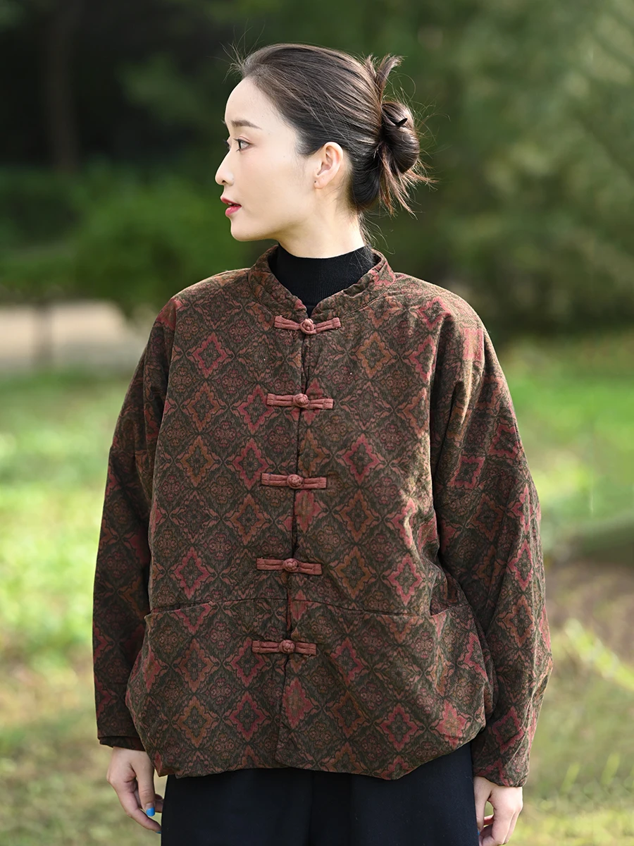 

Женские повседневные хлопковые пальто в китайском стиле, новинка 2025 года, осень, винтажный стиль, свободные женские толстые теплые куртки с геометрическим узором M2061