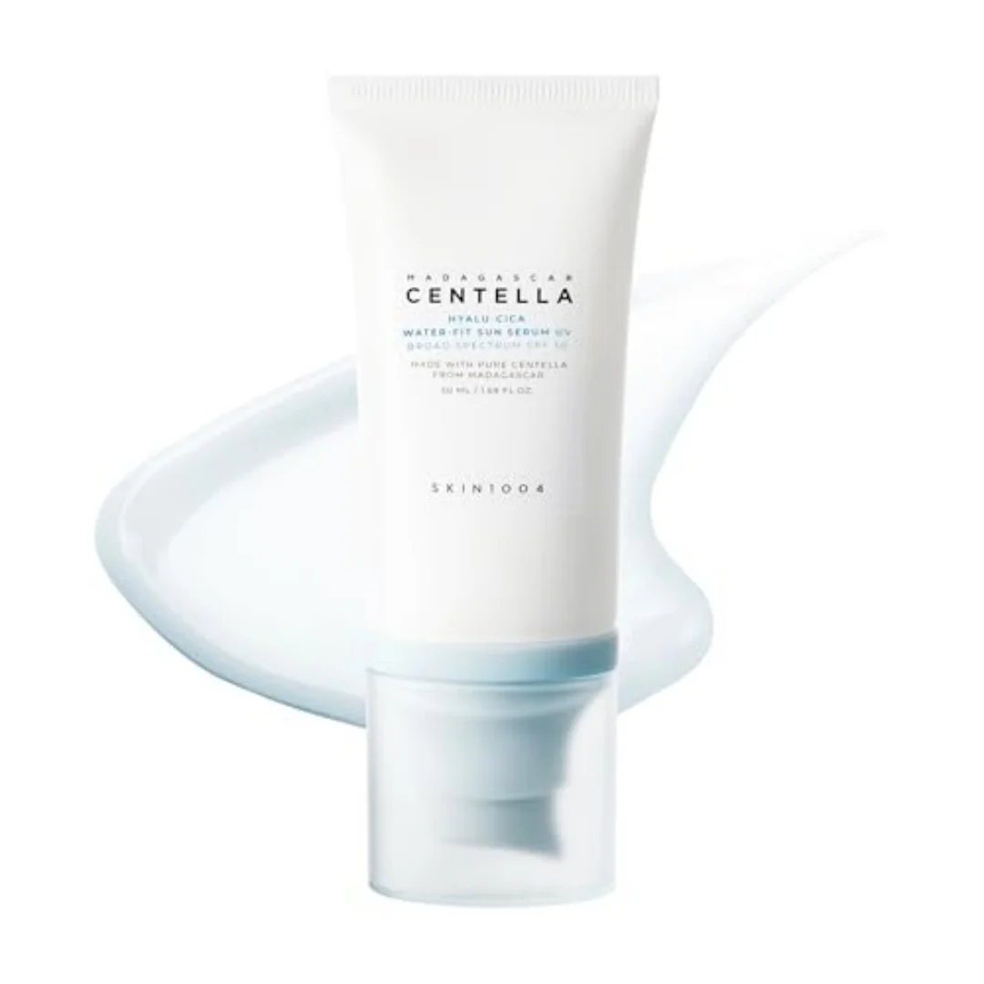 SKIN1004 Centella Hyalu-Cica Water-Fit Sun Serum SPF50 Protector Solar Coreano Calmante con Filtro UV para Piel Sensible, Bloqueador Solar Facial Hidratante