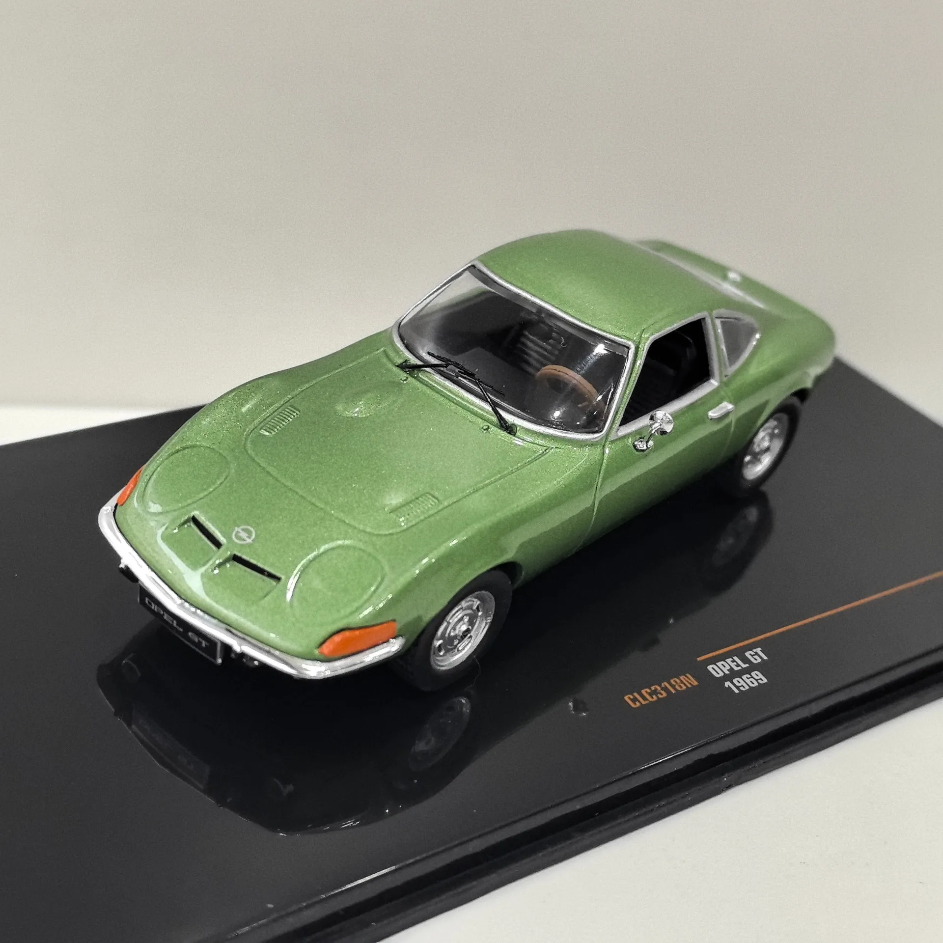 다이캐스트 IXO 1:43 스케일 OPEL GT 1969 합금 자동차 모델 소장 장난감 선물 기념품 디스플레이 장식품