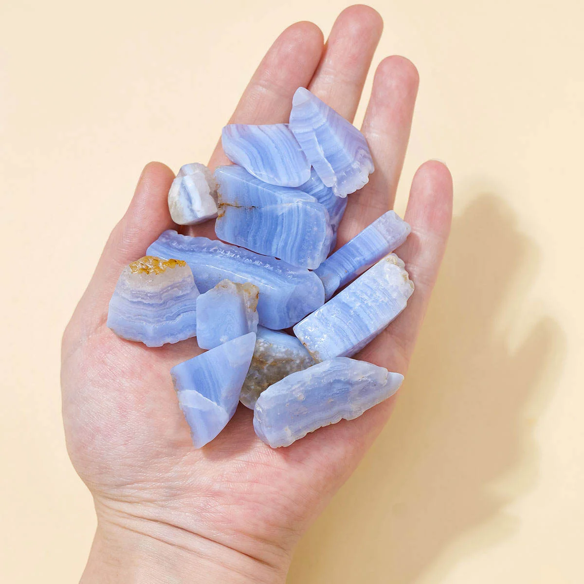 Natural Crystal Healing Stone Carved Blue Lace Agate Chips Crafts Handmade Blue Lace Agate Gravel for Decoration