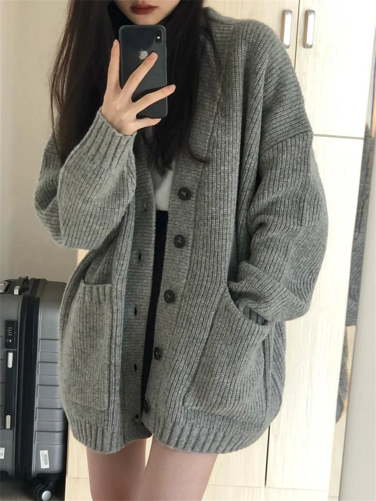 Women\'s Long Sleeved Cardigan Loose Knitted V-neck Coats Female Fashion Single Breasted Sweater Cardigans Autumn Winter Casual