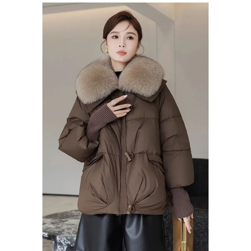 معطف نسائي قصير فضفاض مبطن بالقطن لشتاء 2025 سترة كورية مبطنة جديدة للسيدات بياقة من الفرو ملابس خارجية مبطنة بالقطن