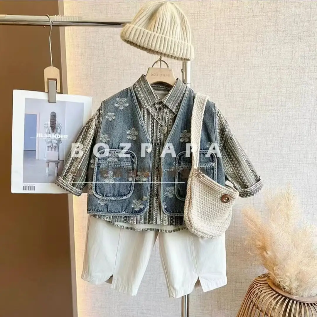 

Spring and Autumn Children's Three piece Set 2025 New Korean Edition Retro Washed Embroidered Cowboy Vest Flower Shirt Pants Set