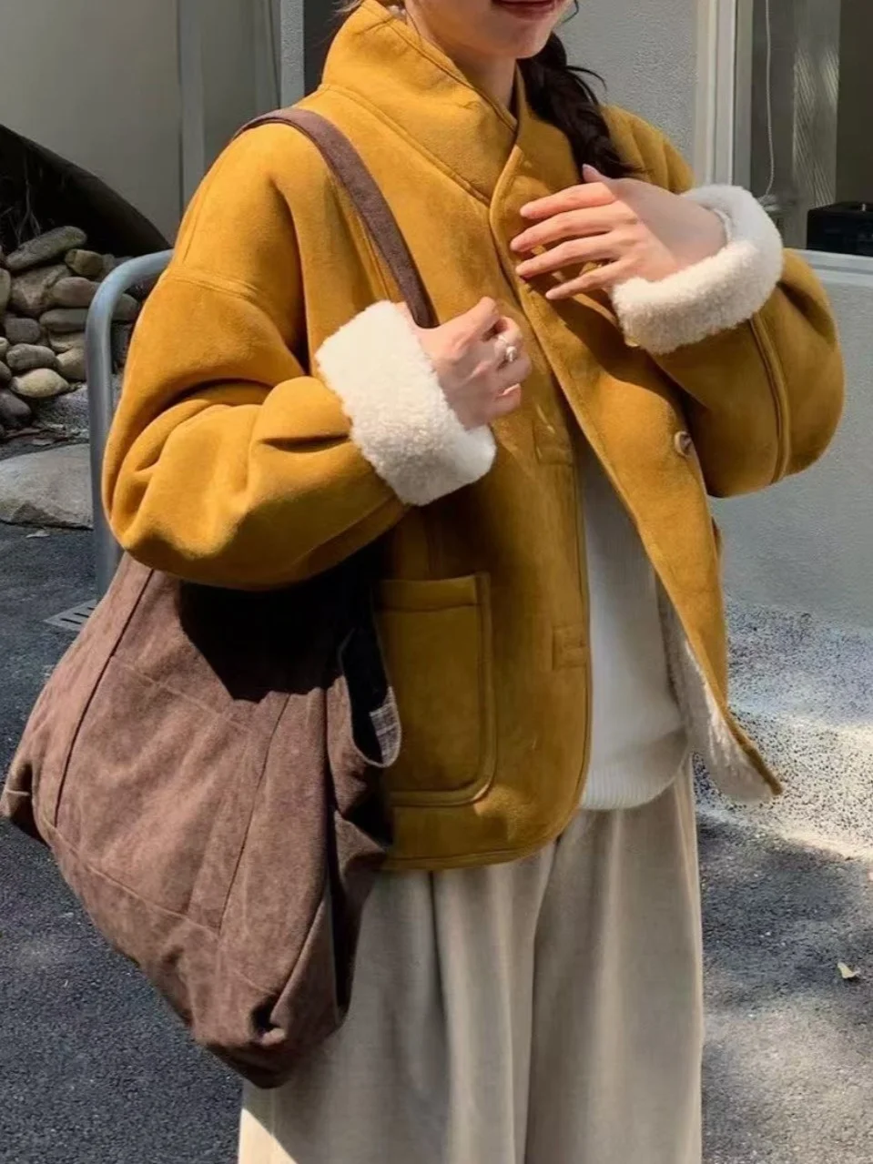 Retro koreańska kurtka damska z kołnierzem stójką, z imitacji futra i skóry, ocieplana, dwustronna, zimowa, modna.