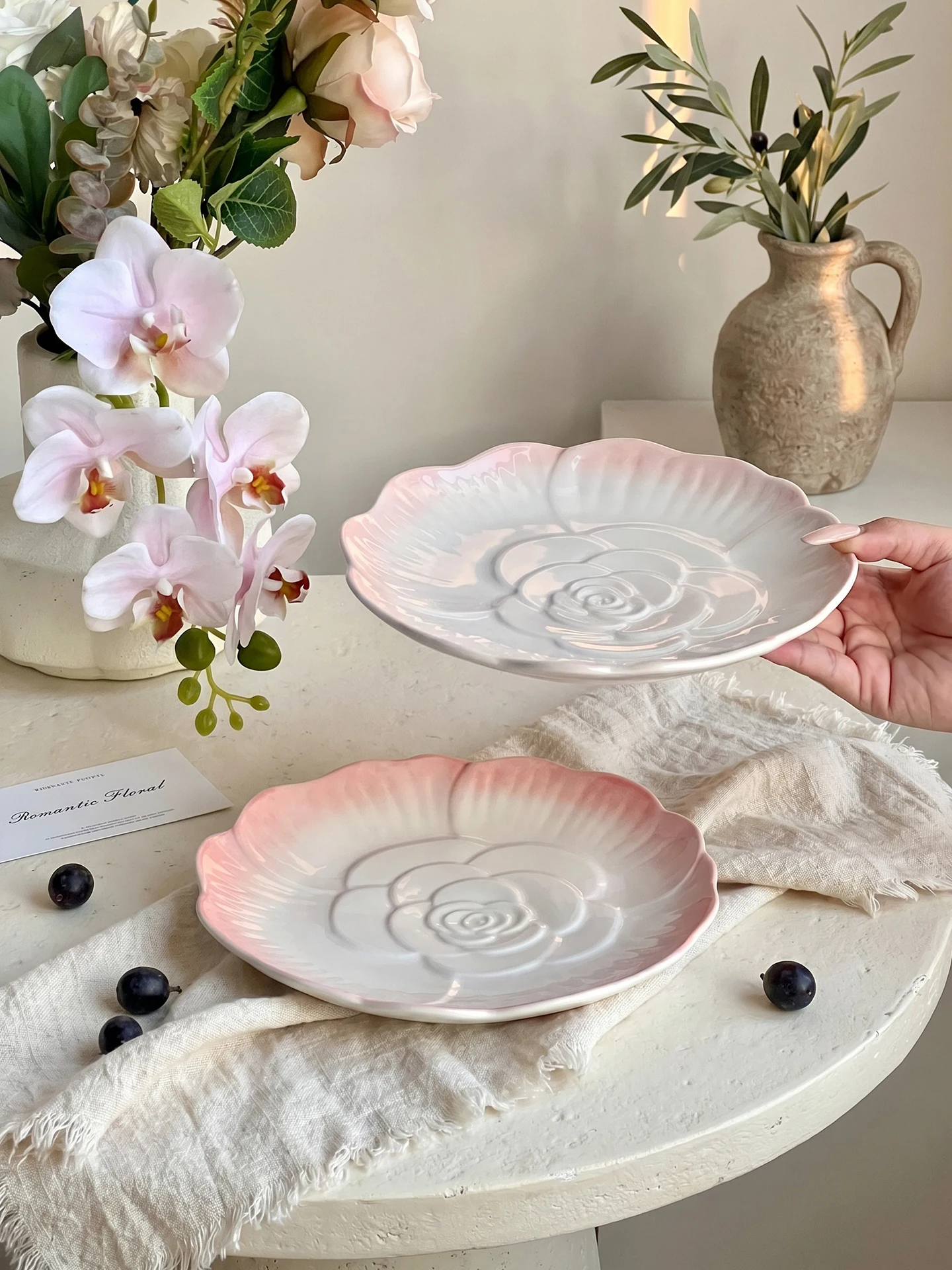 elegant-ceramic-plate-underglaze-color-diningware-home-use-2026-new-model-high-aesthetic-value-special-good-looking-dish-plate