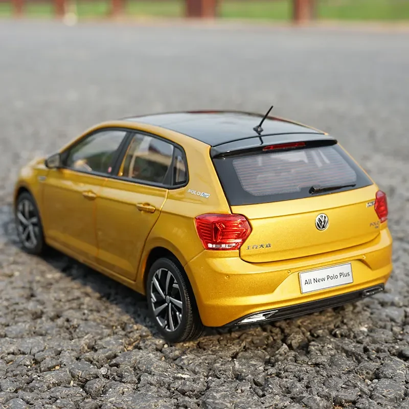 1:18 Volkswagen All New Polo Plus New alloy Car model Static ornament Send to a friend Holiday gift