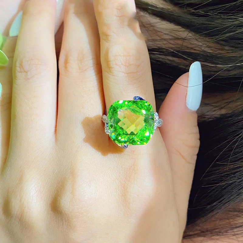 New Luxury Silver Color Rings with Big Carat Bright Green Tourmaline Rings For Women Luxury Wedding Party Finger Accessories