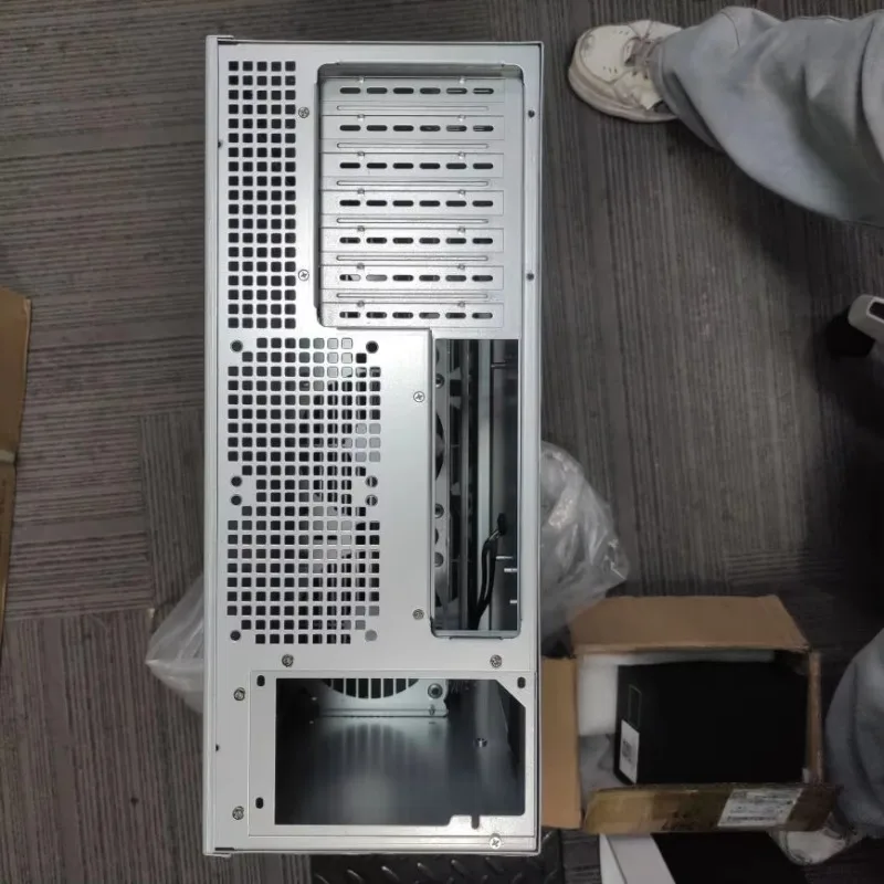 4U Multi GPU Server Chassis 6 8 Graphics Card Rack Mount Case with High Speed Fan for IDC Room Industrial Control Computer