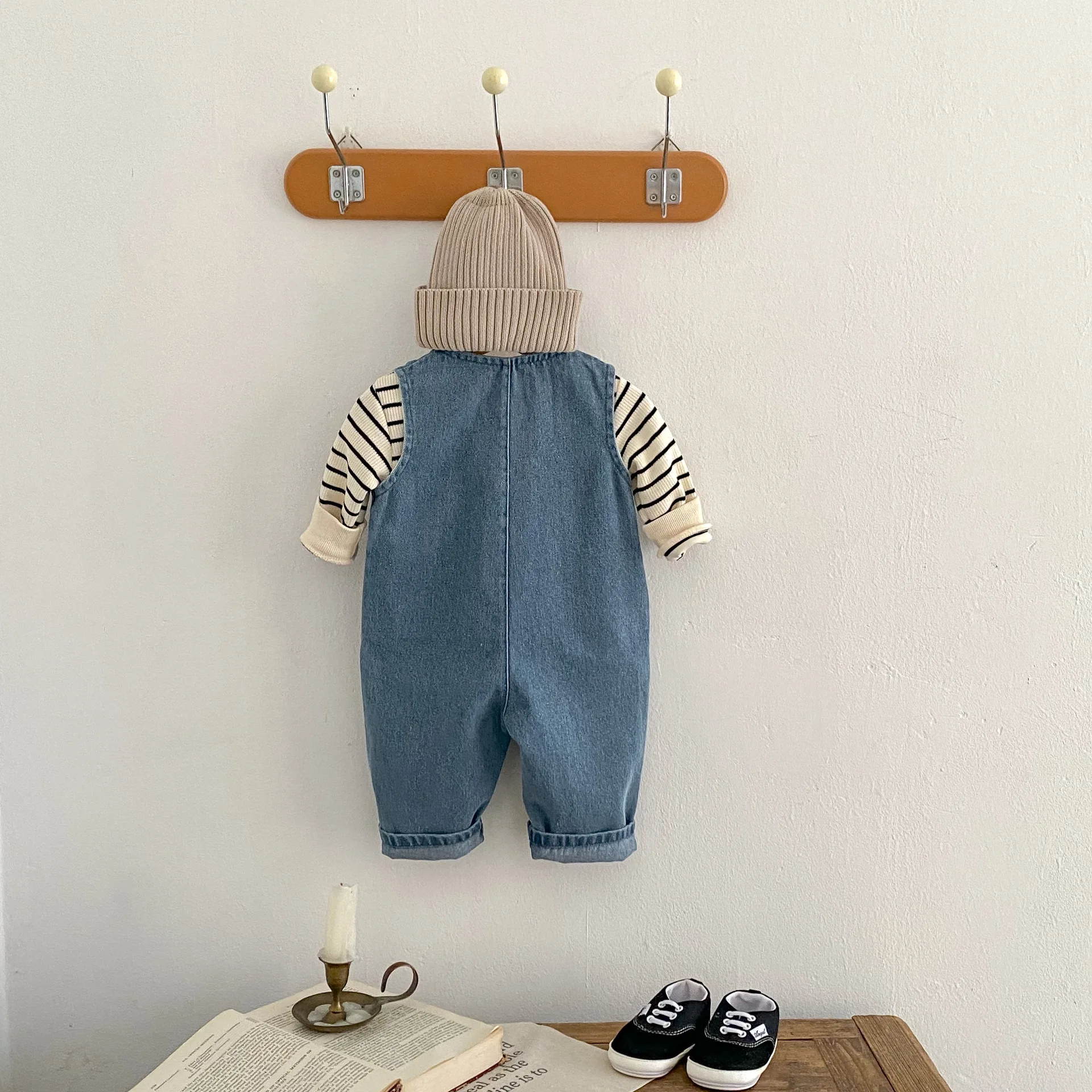 Spring infant 0-3 year old women's treasure striped top+denim vest long crawling 2-piece set can be sorted