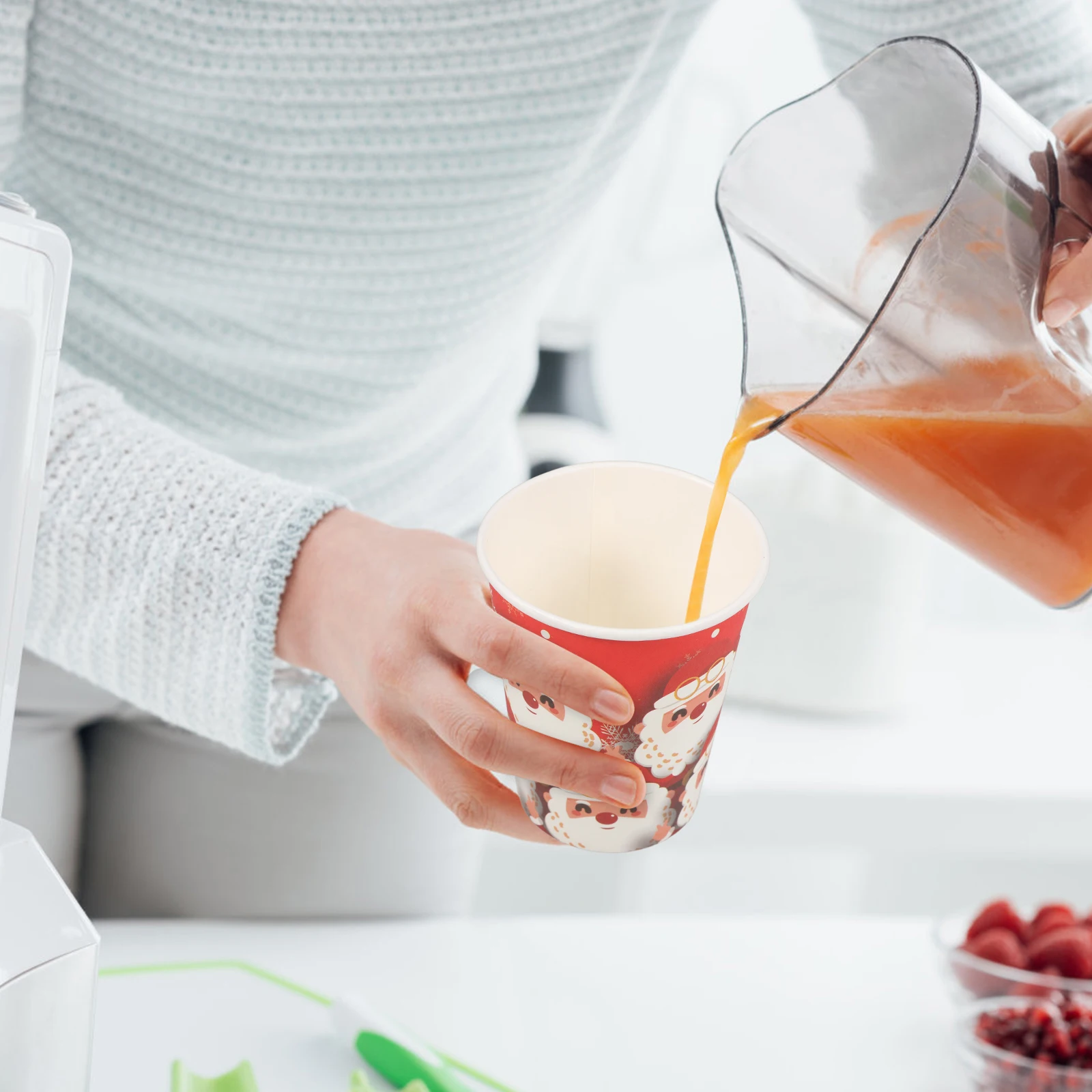 

16pcs Christmas Party Xmas Paper Coffee Juice Beer Red Festive Design Durable Thick Guest Holiday Supplies Decorative Disposable