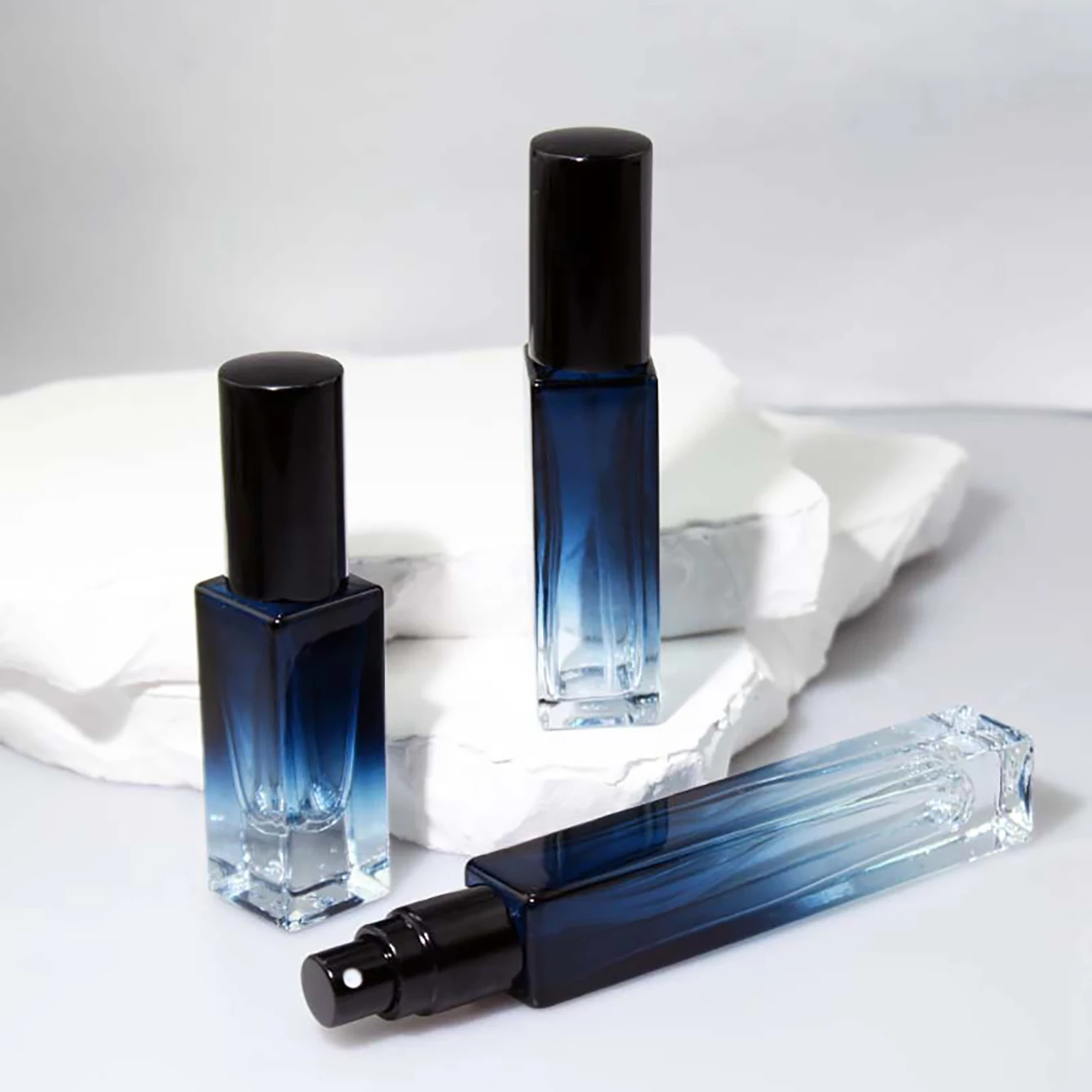 1pc 5ml 10ml High Quality Perfume Spray Bottle Gradient Blue Perfume Bottle Travel Cosmetic Refillable Spray Bottle