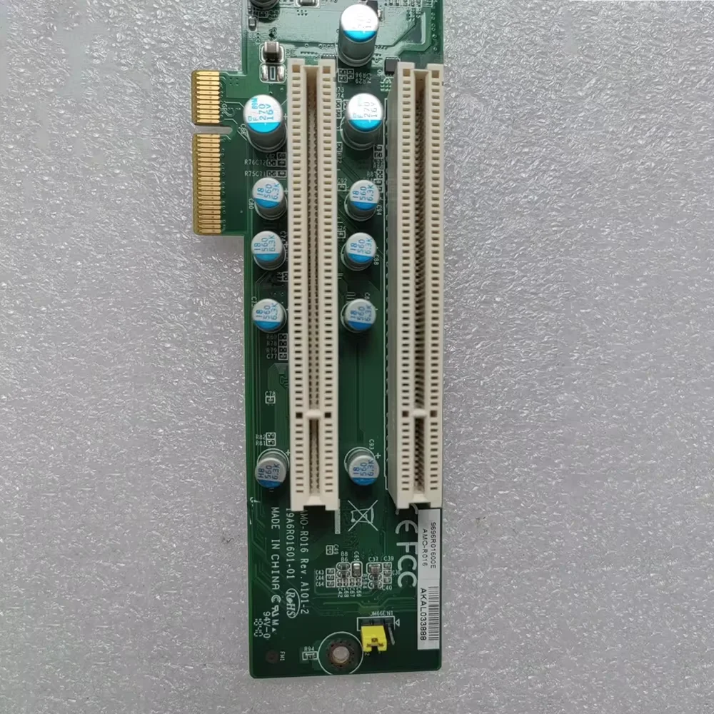 La tarjeta de expansión PCIE a pcie X2 AMO-R016