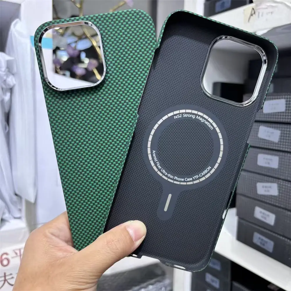Wąskie etui z włókna węglowego Premium z aramidą do iPhone'a 16Pro 16 Pro Max Matowe etui magnetyczne