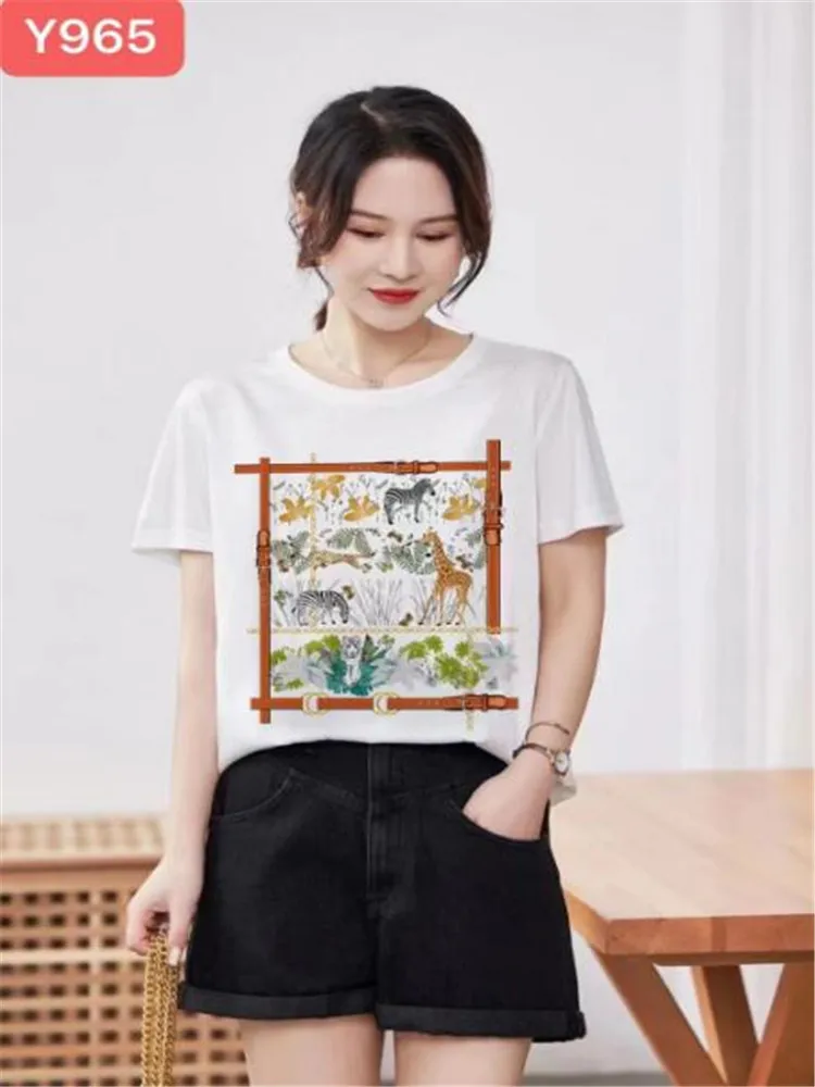 2023 Summer Satin T-shirt Fashion Silk T-shirt for Women Short-sleeved Design Silk White T-shirt Luxry Sense Stain White Shirts