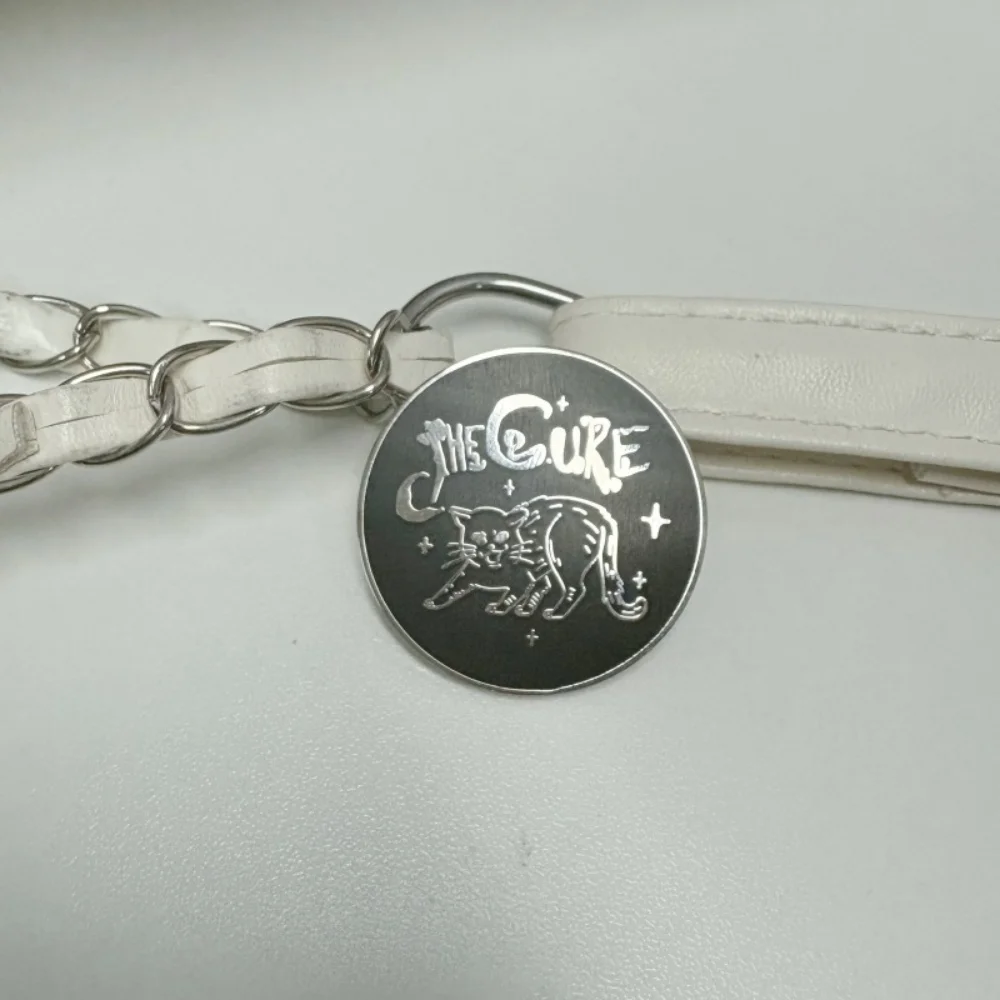 Banda gato logotipo emblema distintivo enigmático mistério gatinho escuro esmalte pino música fã presente coleção