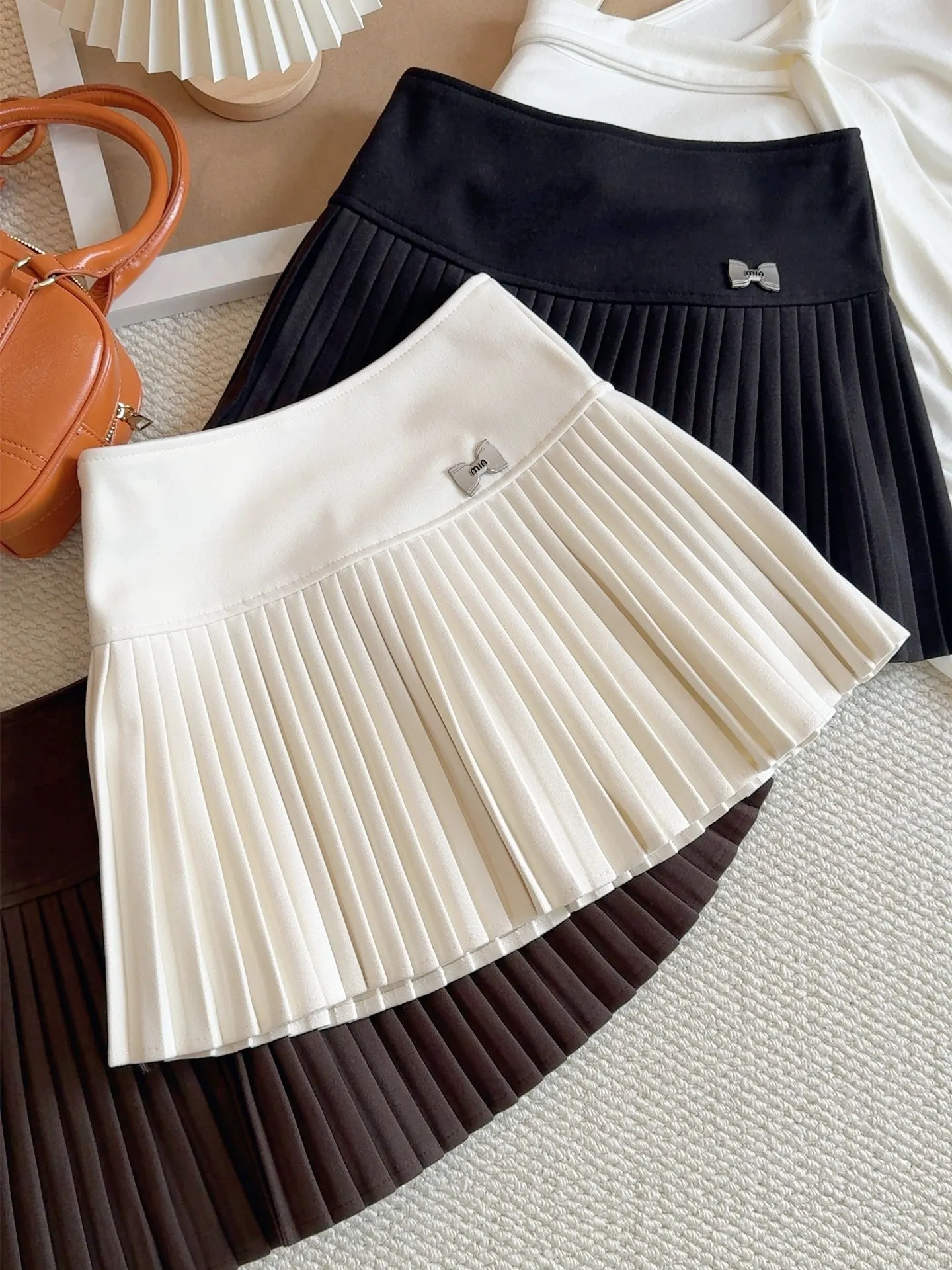 Women's Brown Mini Pleated Skirt Vintage High Waist A-line Skirt Harajuku Korean Style Y2k Woolen Skirt 2000s Spring Summer 2026