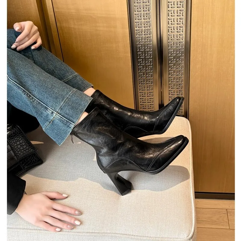 

2025 Autumn Women's High Thick Heel Ankle Boots Square Toe Block Heel Retro Boot British Style Slim Fit Fashion Boots