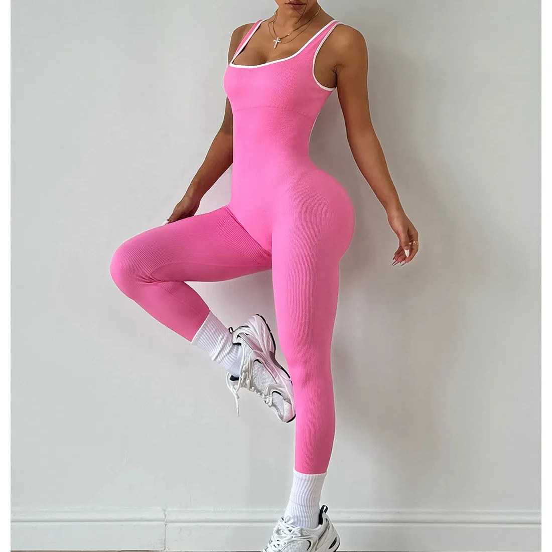 Seamless Pink Bodysuit for Women Workout Jumpsuits Padded Scrunch Butt Rib One-piece Jogging Gym Wear Yoga Sets