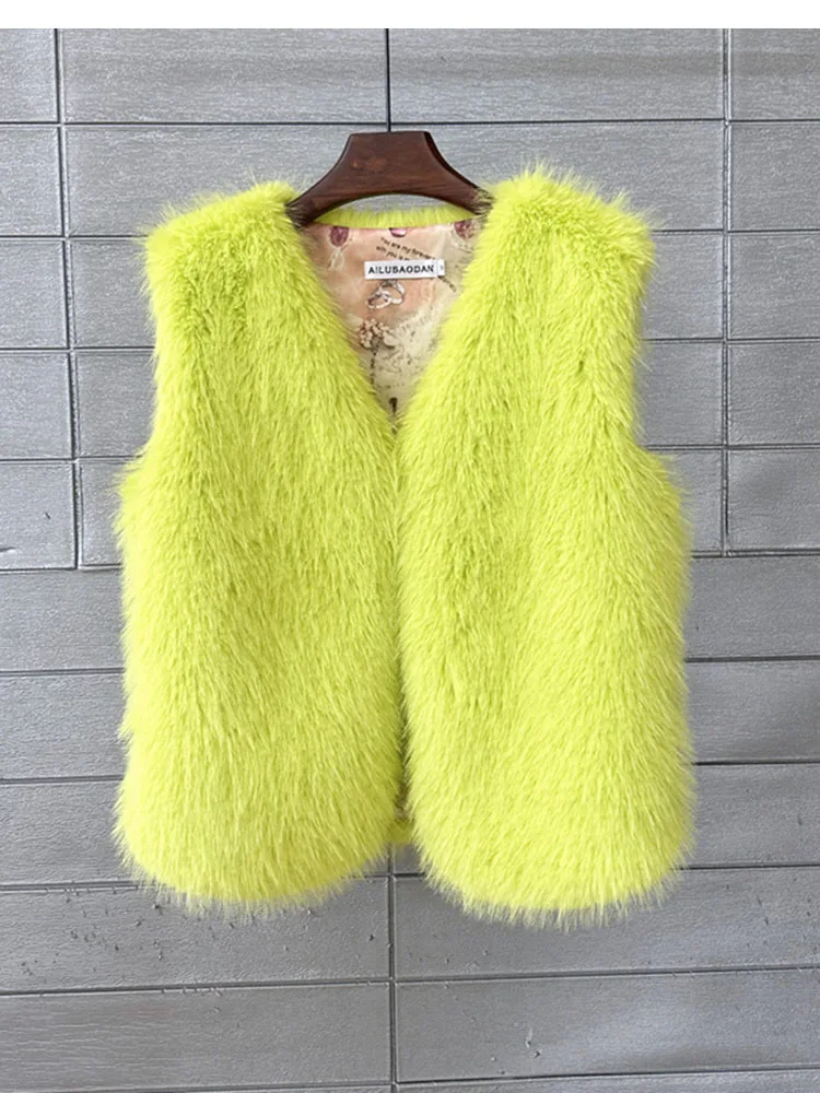 ZADORIN 2024 Autumn Winter Fashion Fur Waistcoat Women Casual Warm Faux Fur Vest V Neck Pink Black White Faux Fur Coat Crop Tops