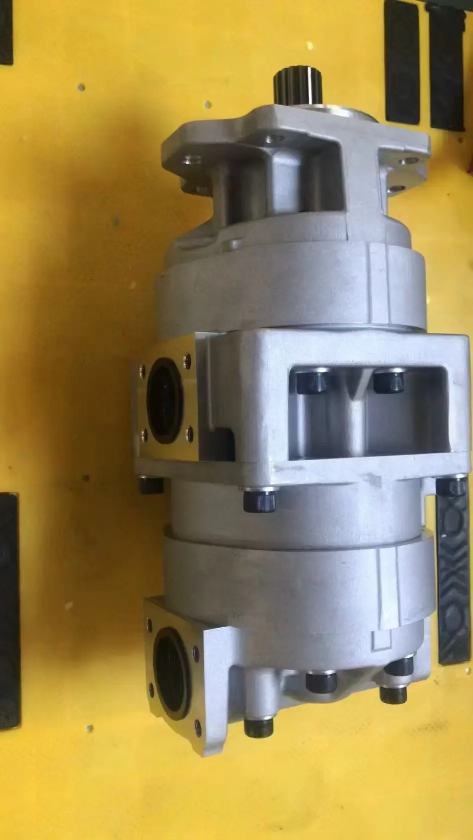 

Part number 705-53-42010 made in china Gear pump