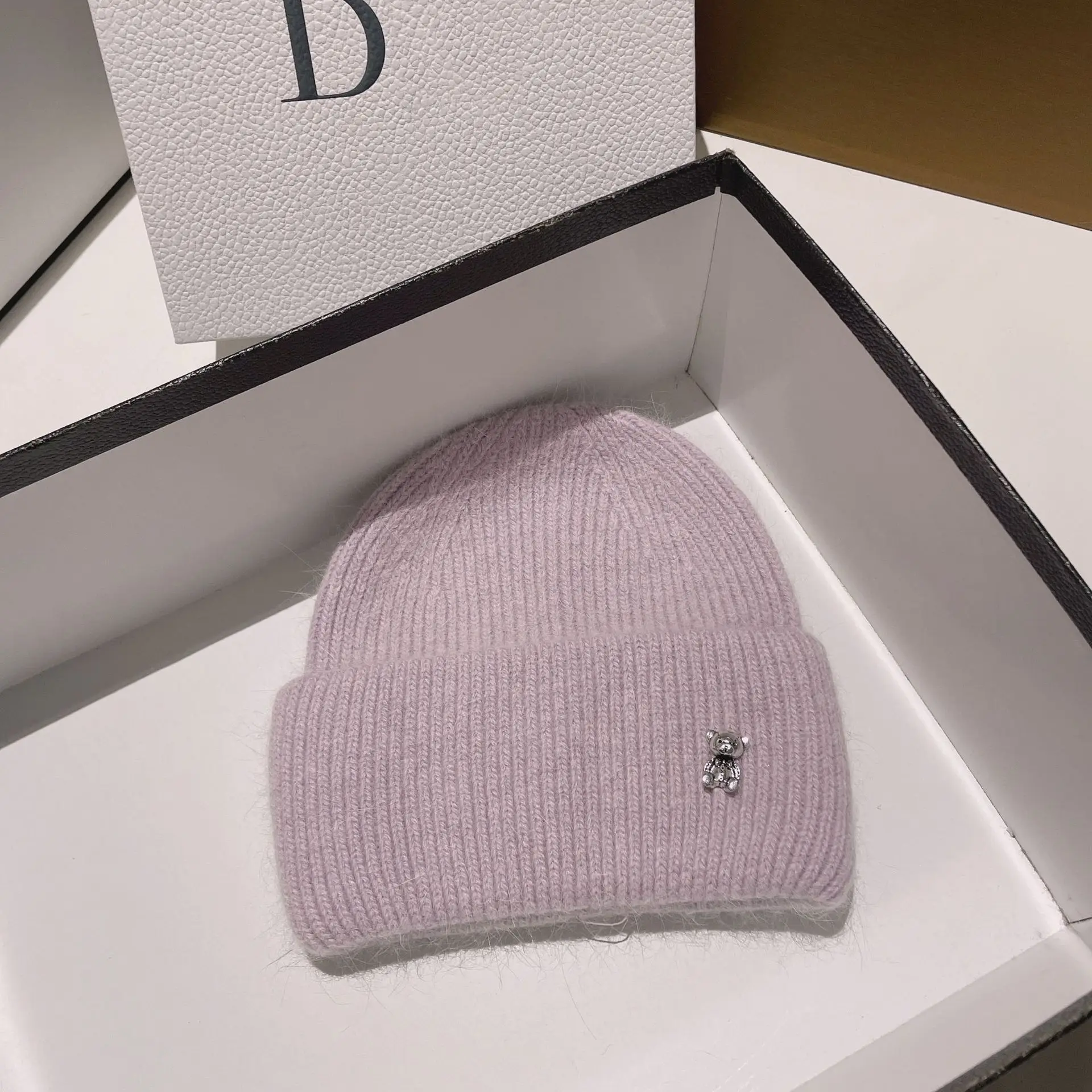 قبعة متماسكة من فراء الأرانب العصرية لعام 2025 - تصميم الدب الناعم الشمعي القطيفة، قبعة شتوية دافئة بغطاء للرأس للأنشطة الخارجية النسائية